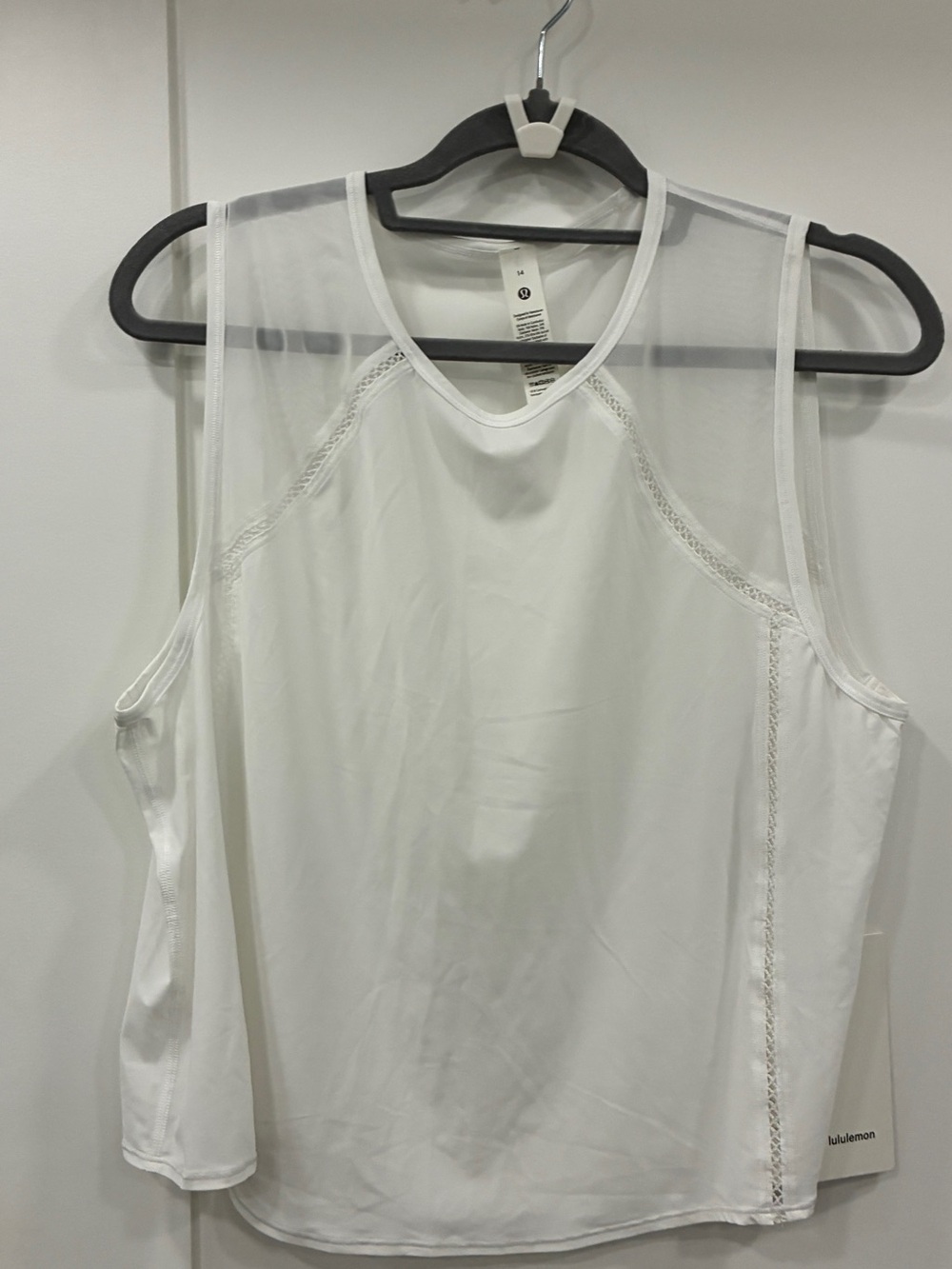 NWT Lululemon White Sculpt Cropped Tank + Hotty Hot Shorts Bundle Size 14 - Picture 6 of 6